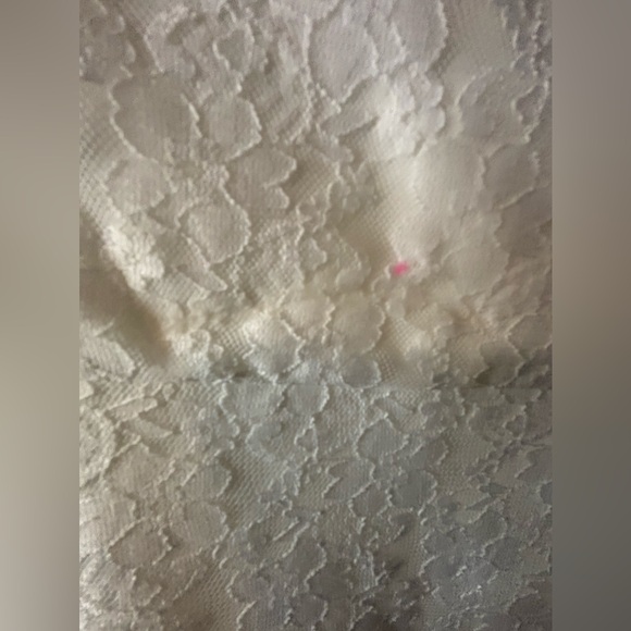 On or Off Shoulder Ivory/White Lace Lulus Wedding Dress-Size Extra Small - Picture 5 of 16